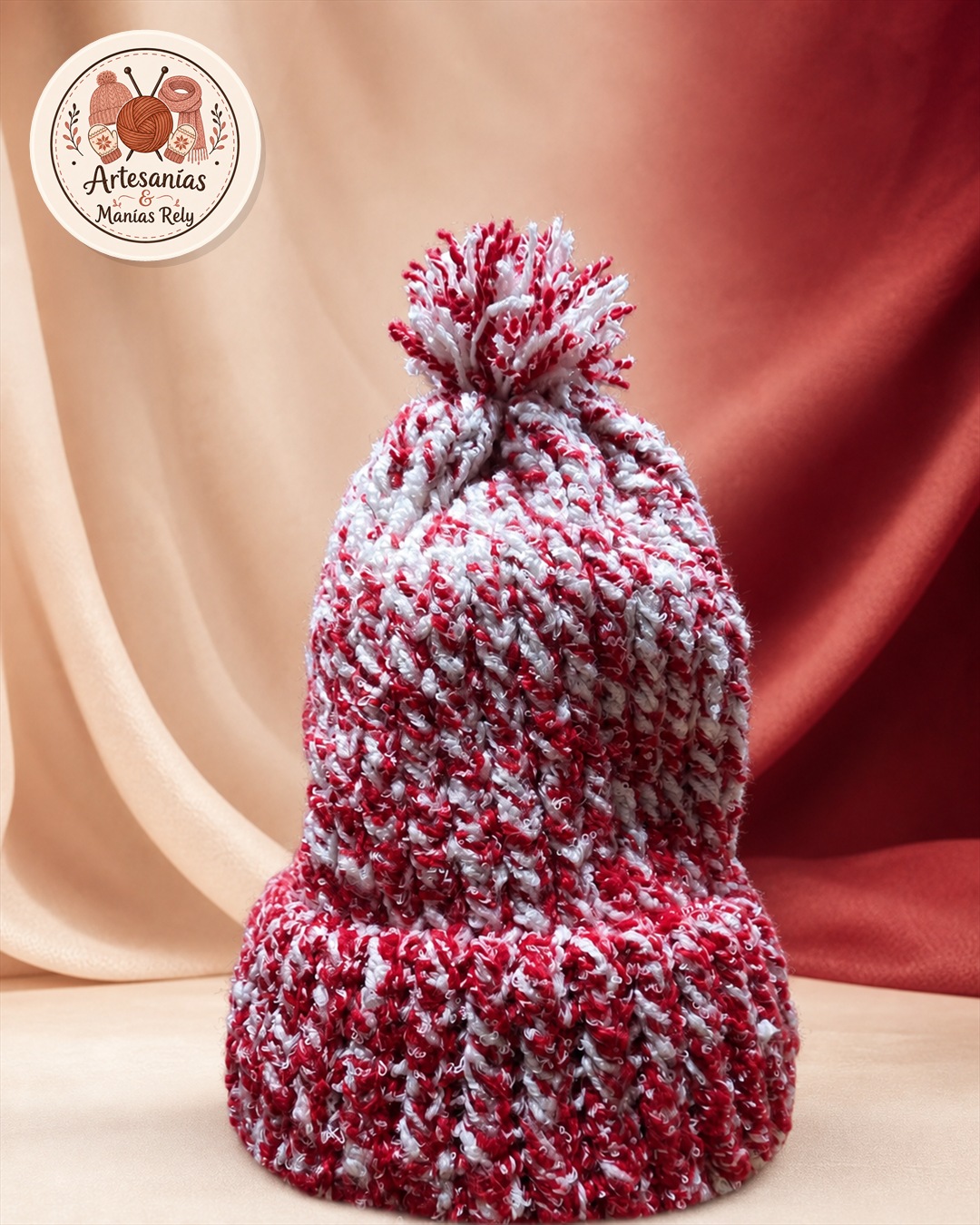 Rojo con blanco, gorro tejido a mano